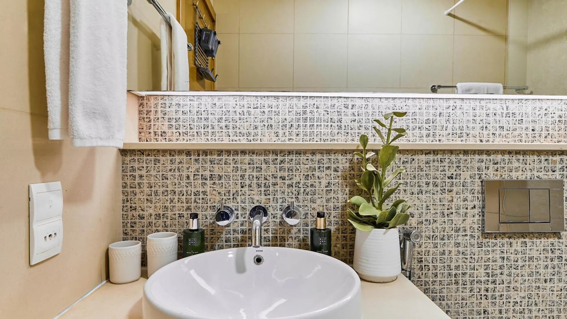Bnbmehomes - Claren Tower Dubai