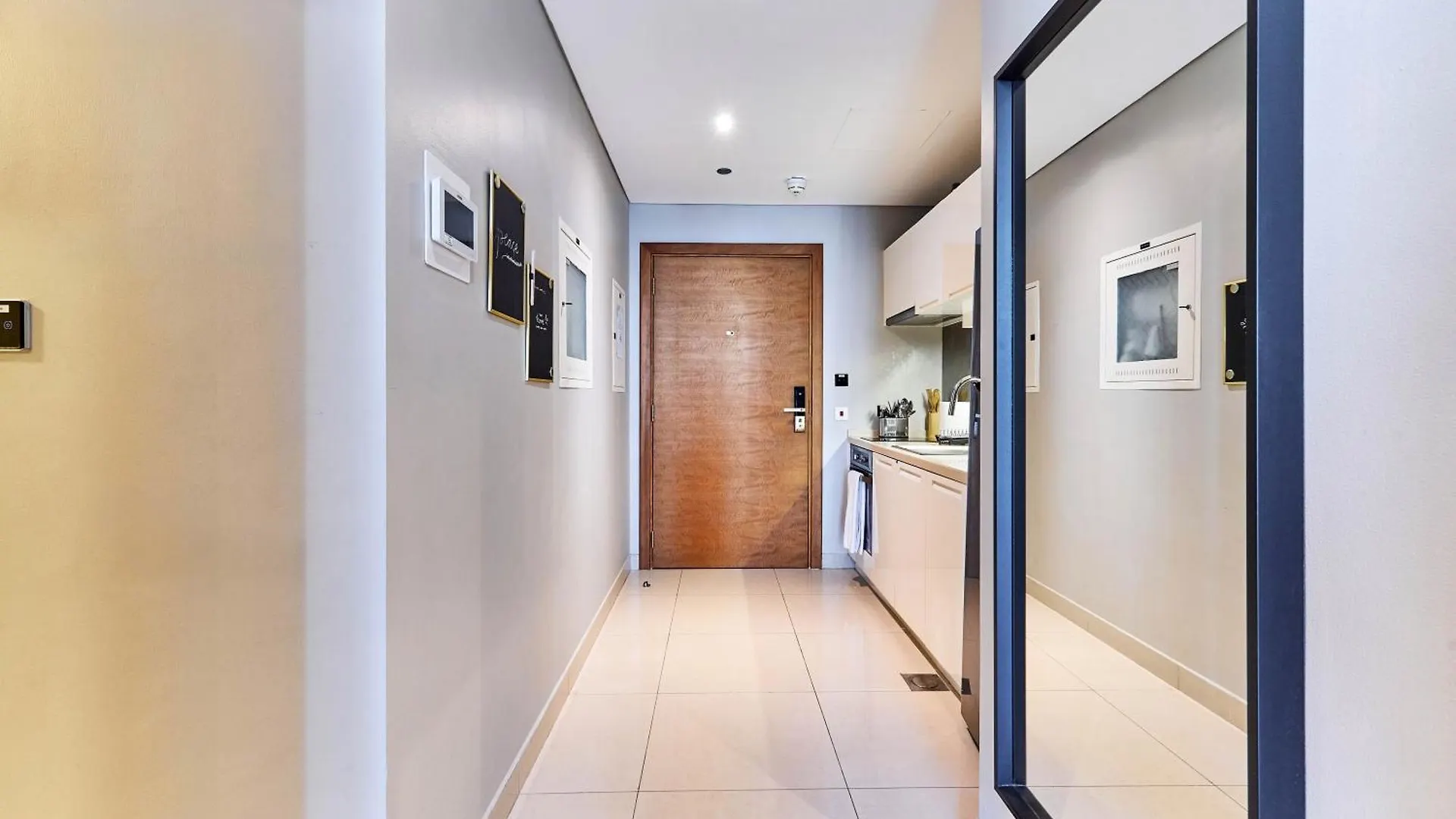 Bnbmehomes - Claren Tower Dubai Apartment
